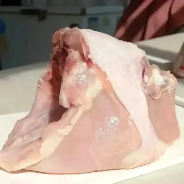 Pechuga deshuesada de la distribuidora, foto de su mostrador